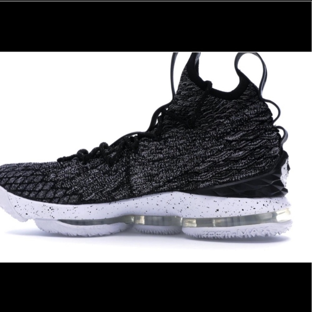 Lebron XV (GS) 6Y- authentic